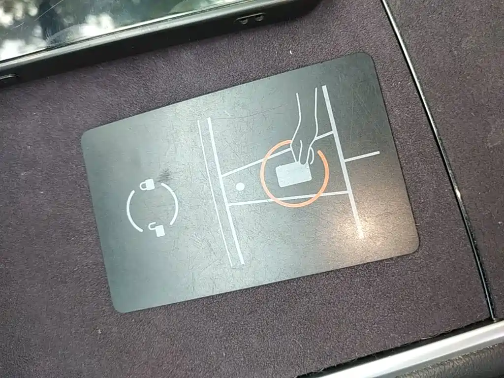 Tesla Model 3 — миниатюра 9
