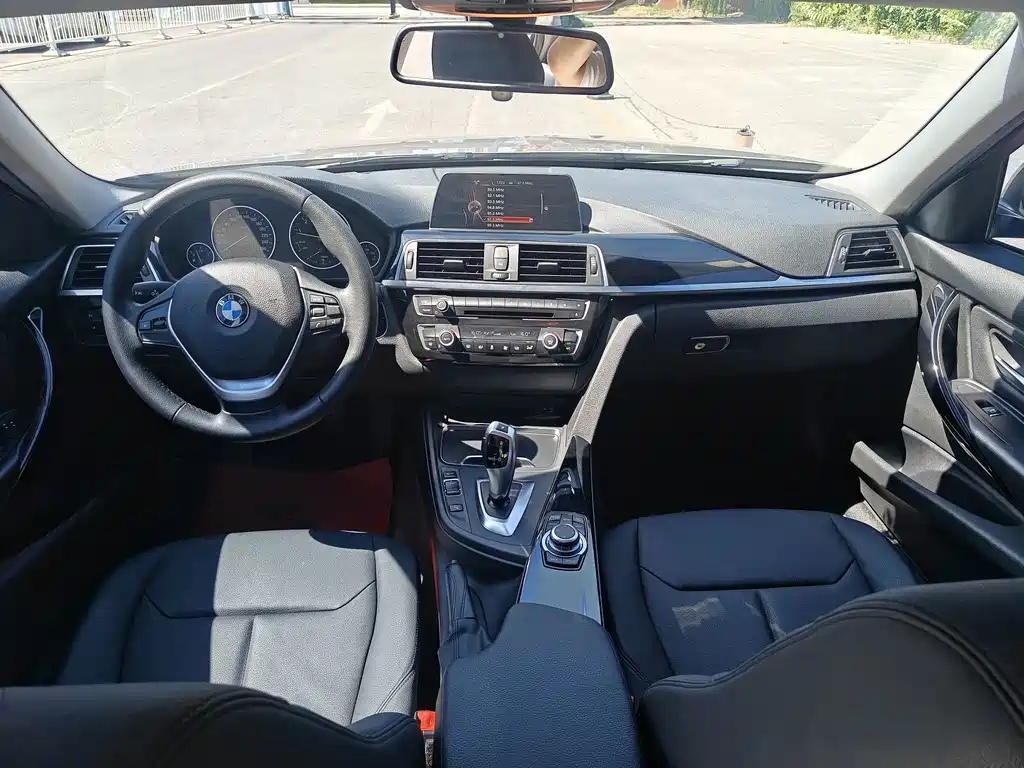 BMW 3 Series — миниатюра 7