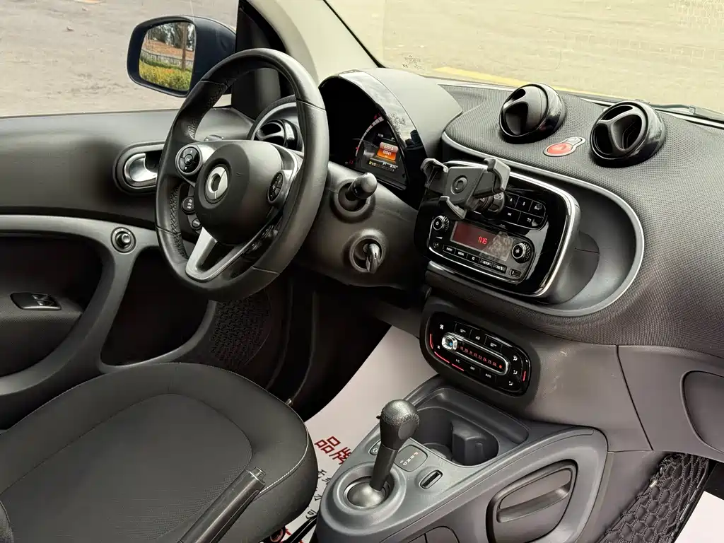 smart Smart Fortwo — миниатюра 8
