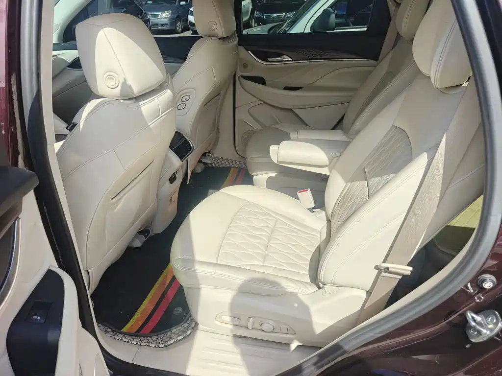 Buick Enclave — миниатюра 3