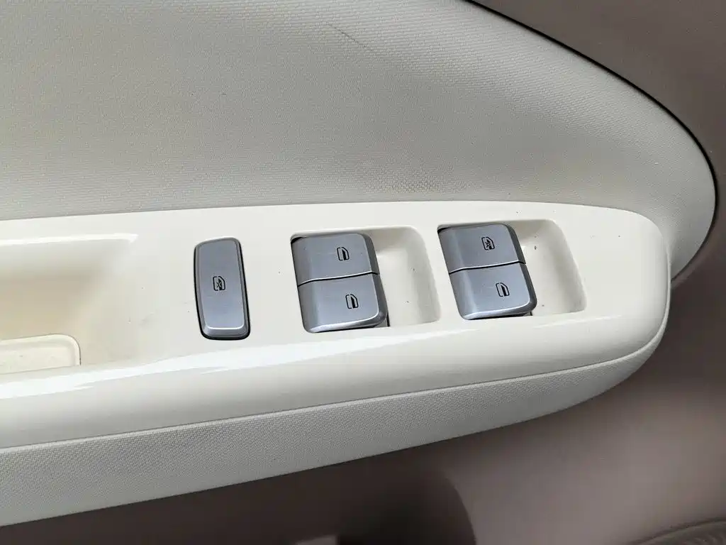 Wuling MINIEV — миниатюра 9