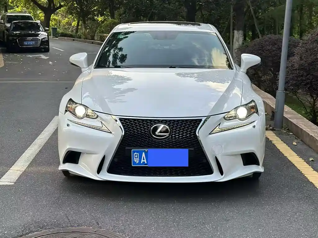 Lexus IS — миниатюра 2