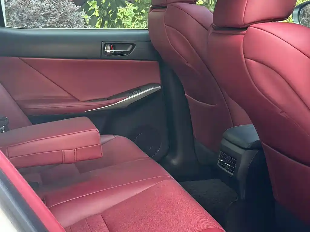 Lexus IS — миниатюра 6