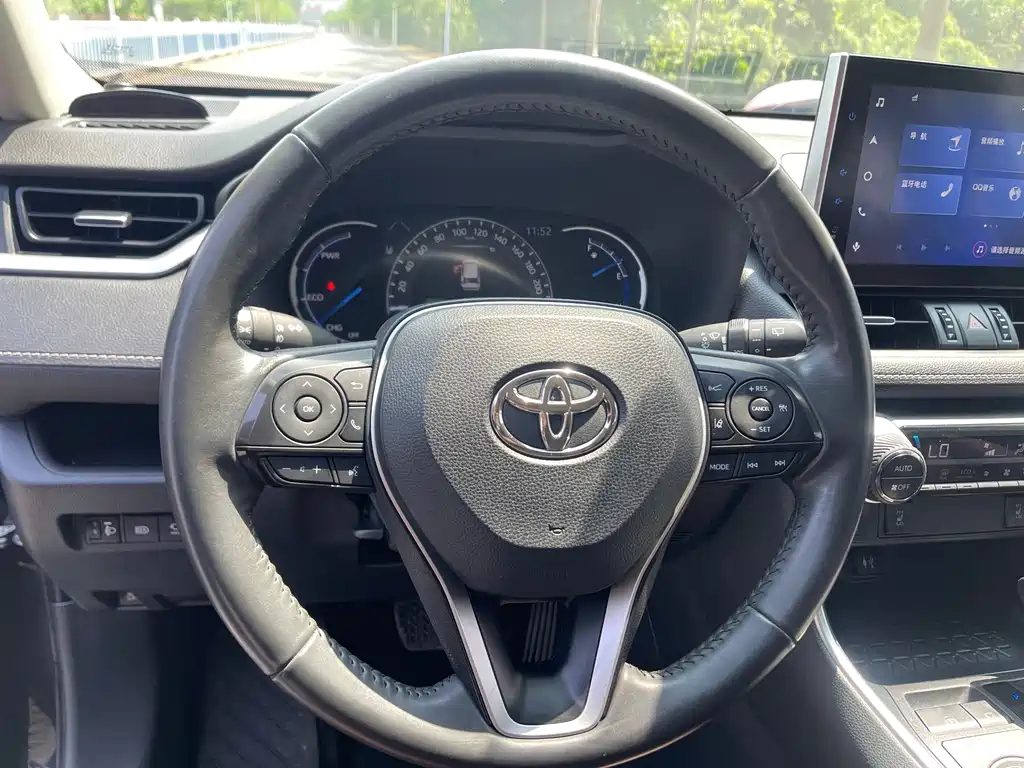 Toyota RAV4 — миниатюра 22