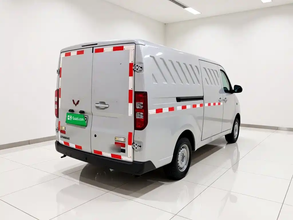 Wuling Yangguang — миниатюра 4