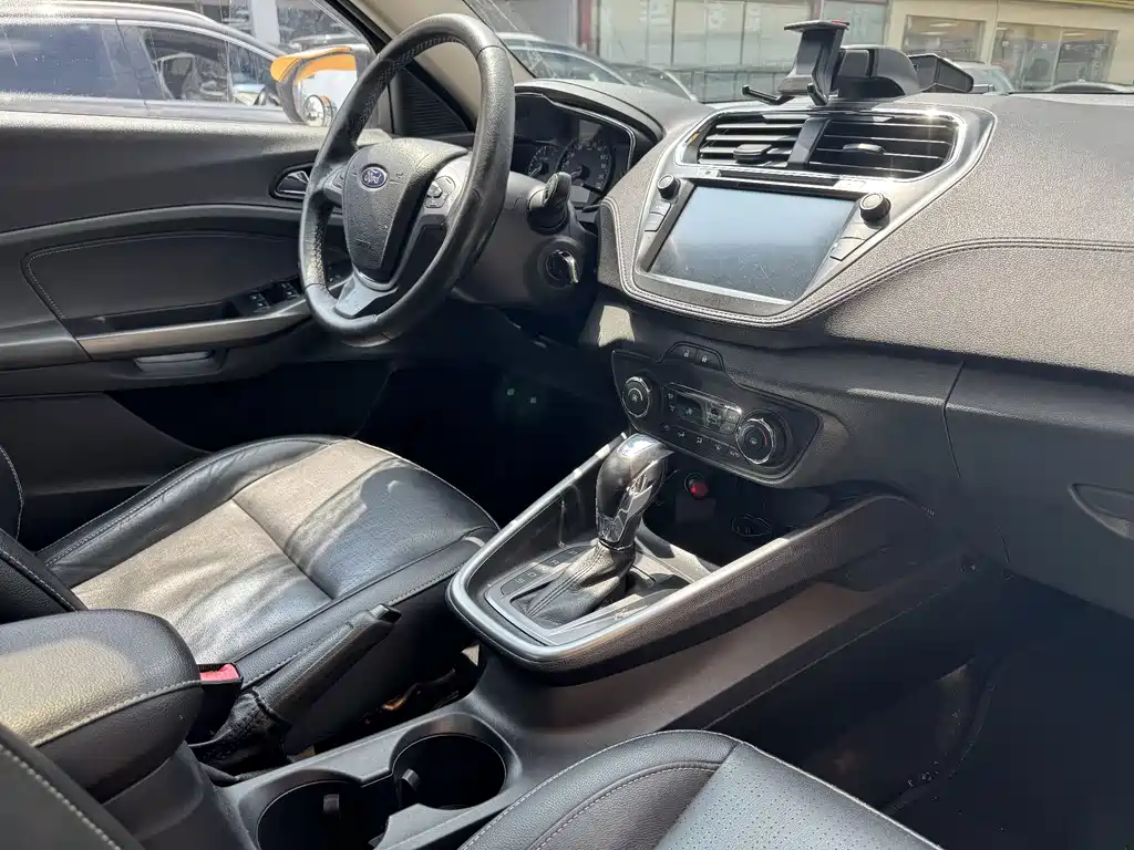 Ford Escort — миниатюра 10