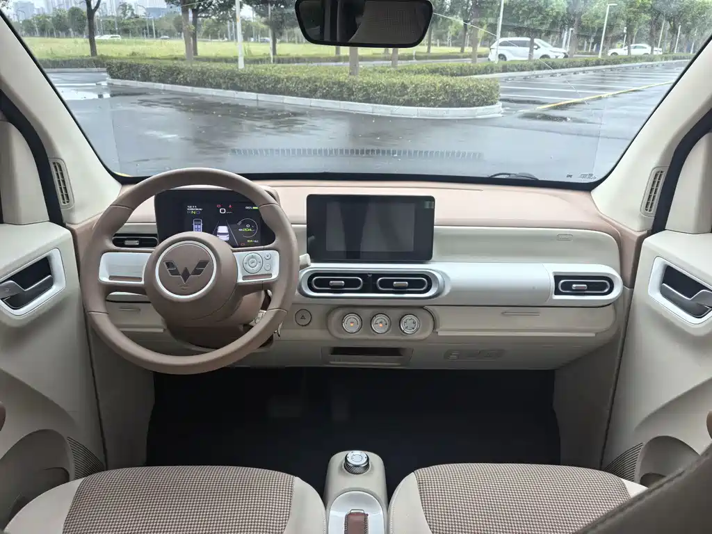 Wuling MINIEV — миниатюра 11