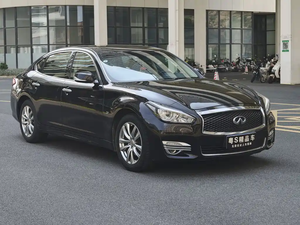 Infiniti Q70 — миниатюра 3