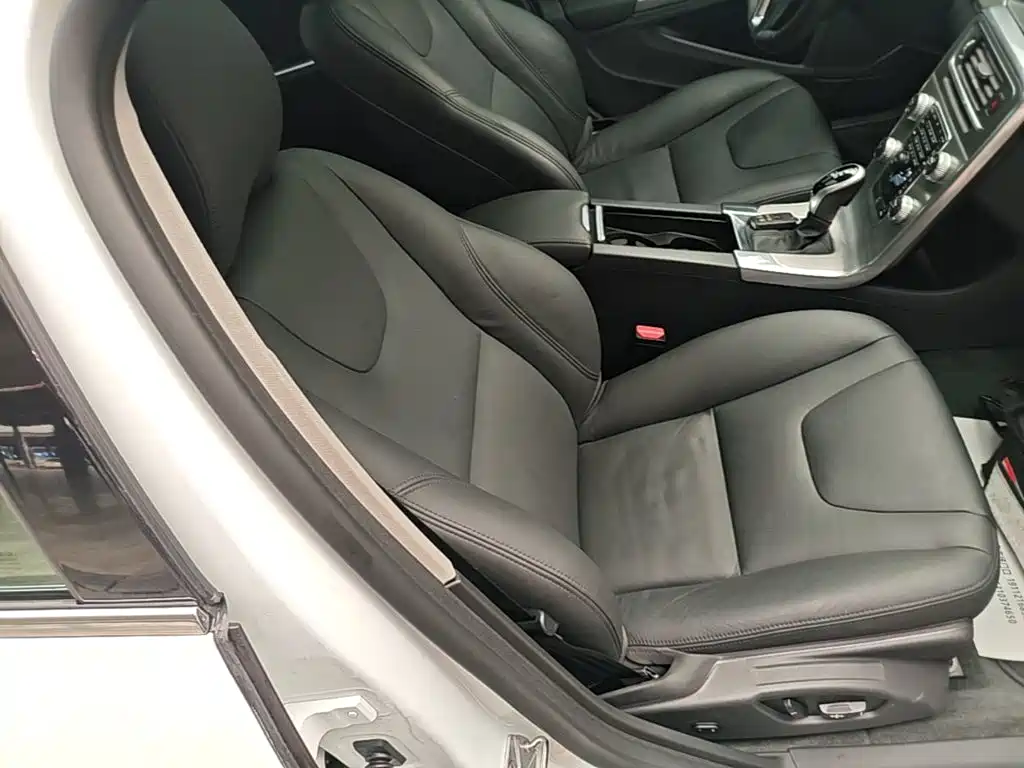 Volvo S60 — миниатюра 25