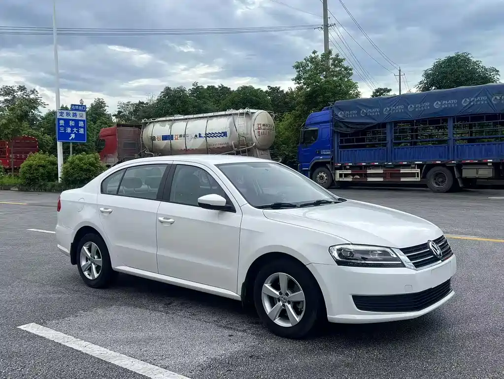 Volkswagen Lavida 2015 1.6L AT