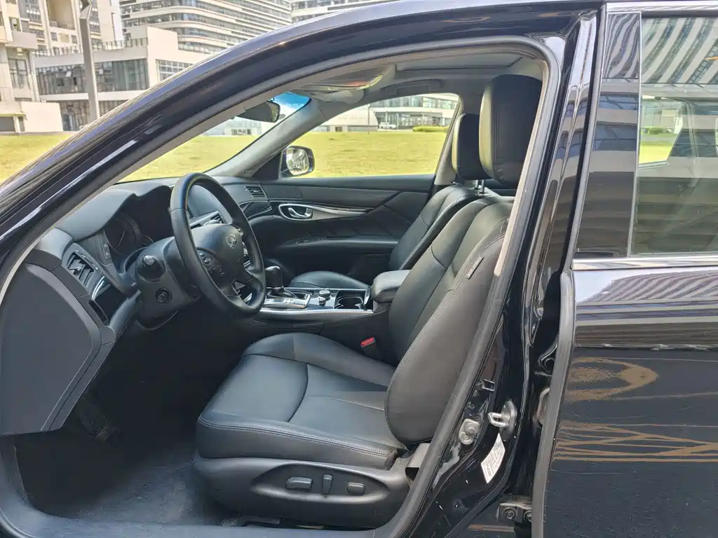 Infiniti Q70 — миниатюра 8