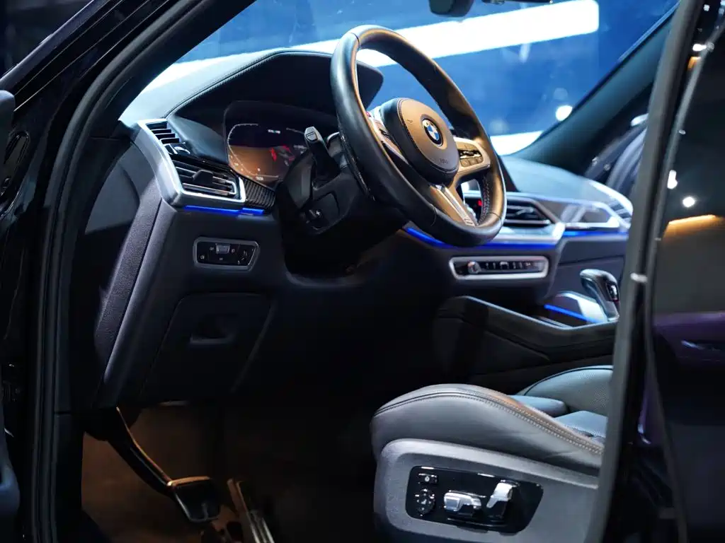 BMW X6 M — миниатюра 12
