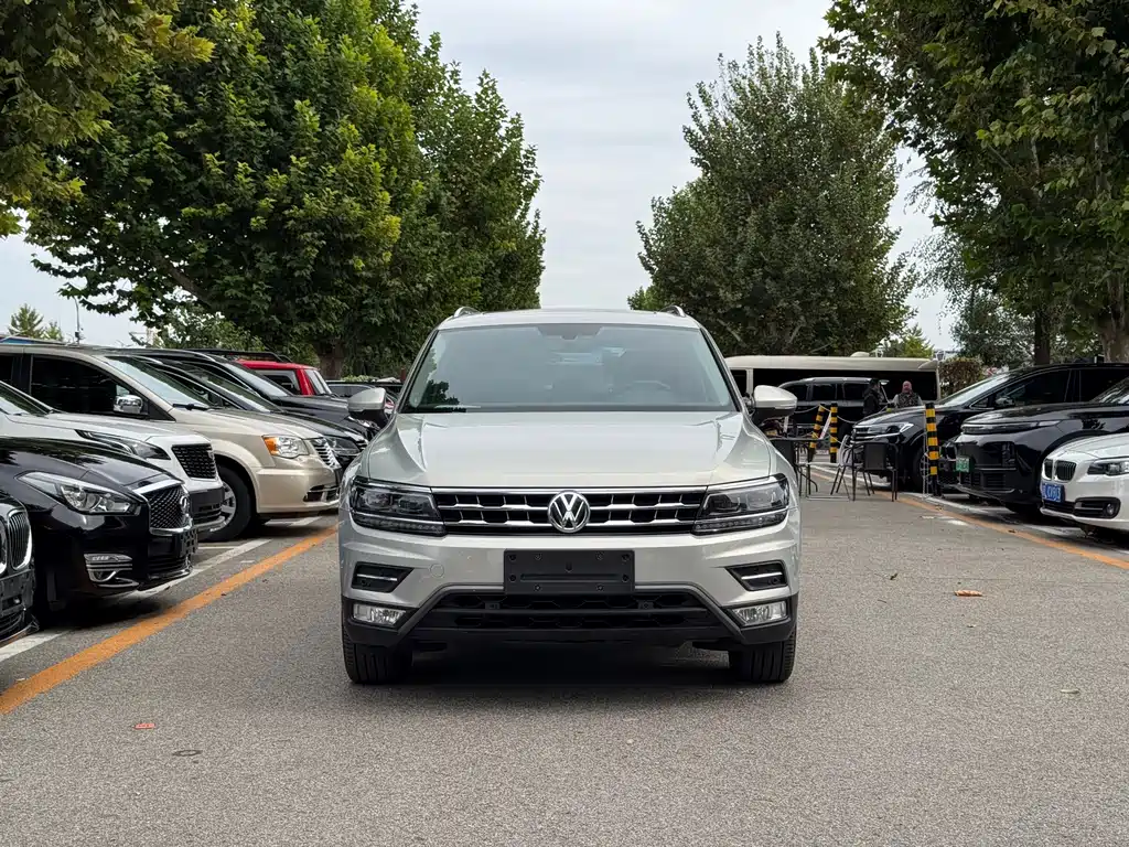 Volkswagen Tiguan L — миниатюра 2