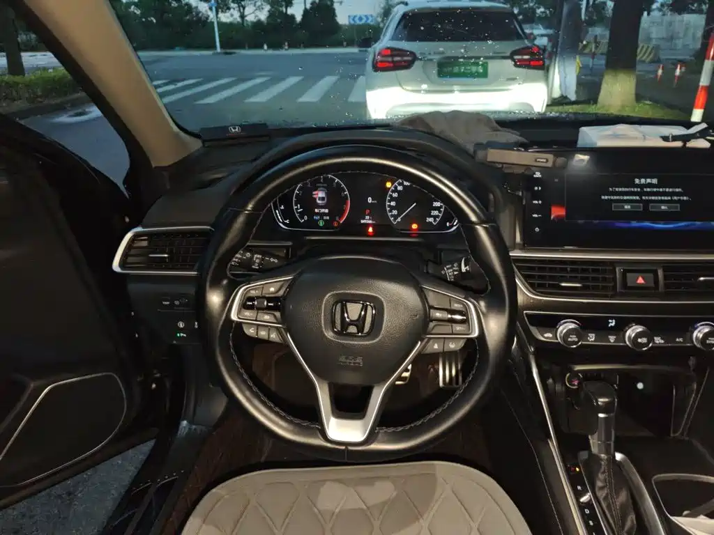 Honda Accord — миниатюра 11