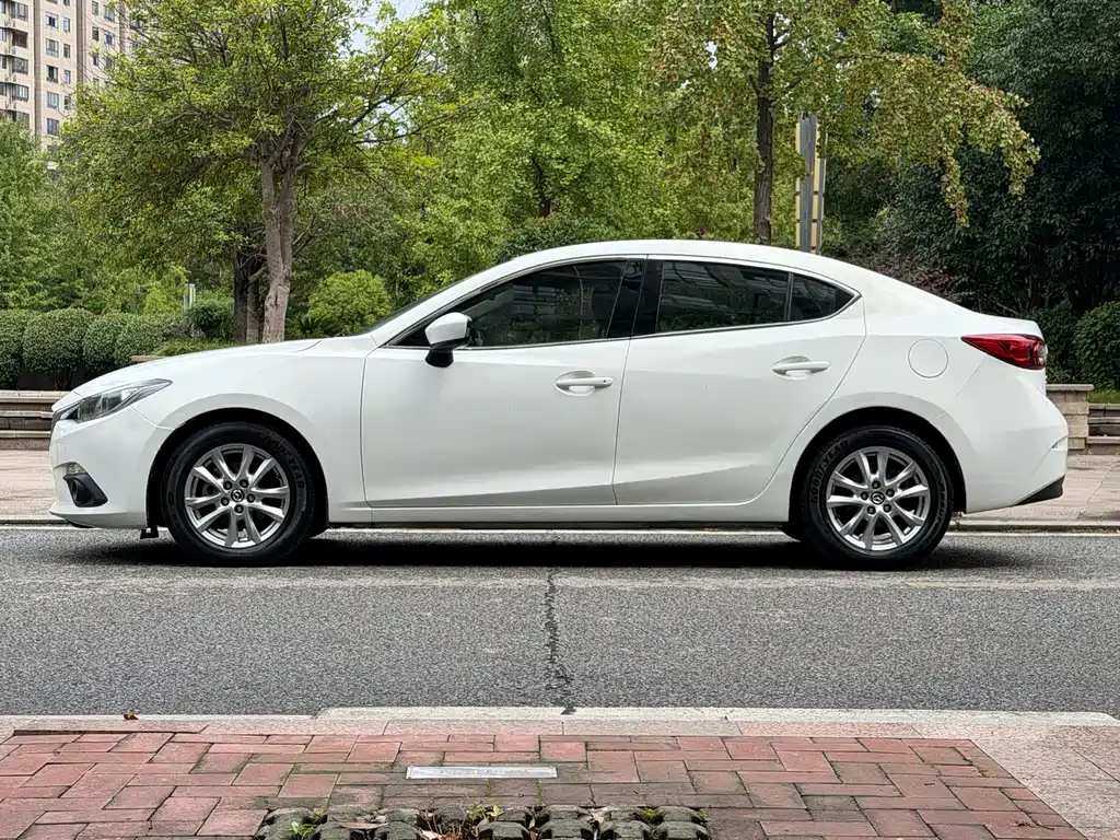 Mazda 3 Axela — миниатюра 4