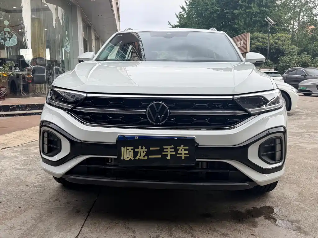 Volkswagen T-Roc — миниатюра 2