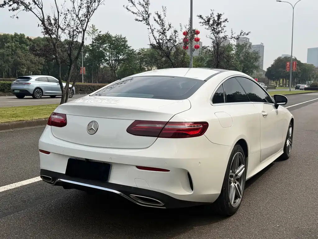Mercedes-Benz E-Class (Import) — миниатюра 10
