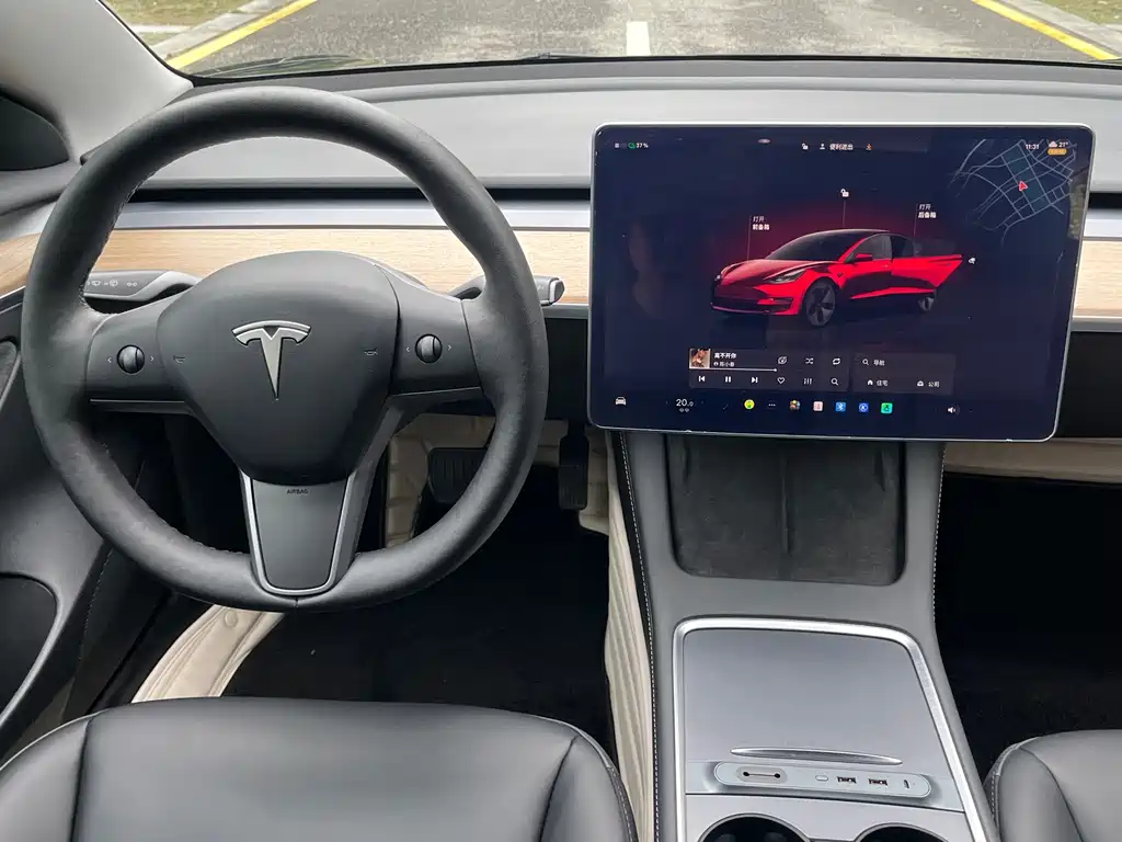 Tesla Model 3 — миниатюра 12