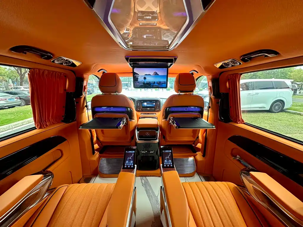 Mercedes-Benz Vito 2024 2.0T 7 мест
