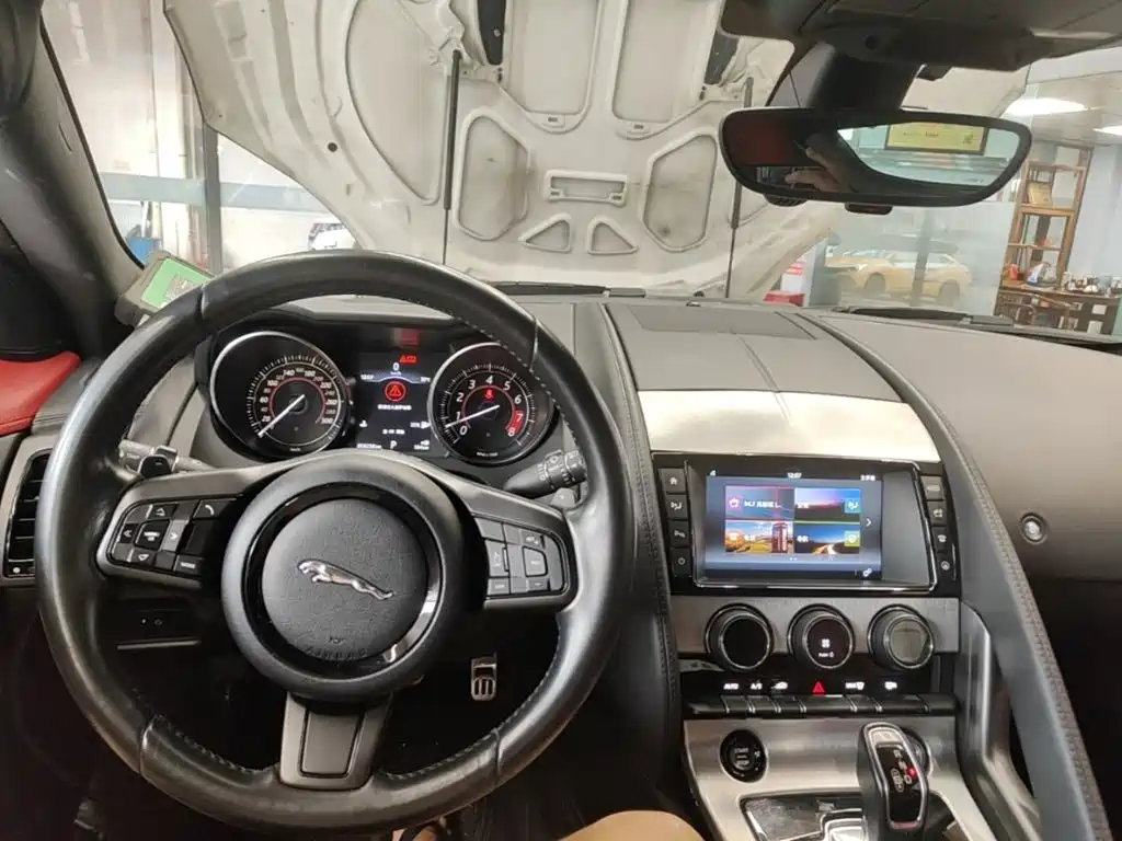 Jaguar F-TYPE — миниатюра 10