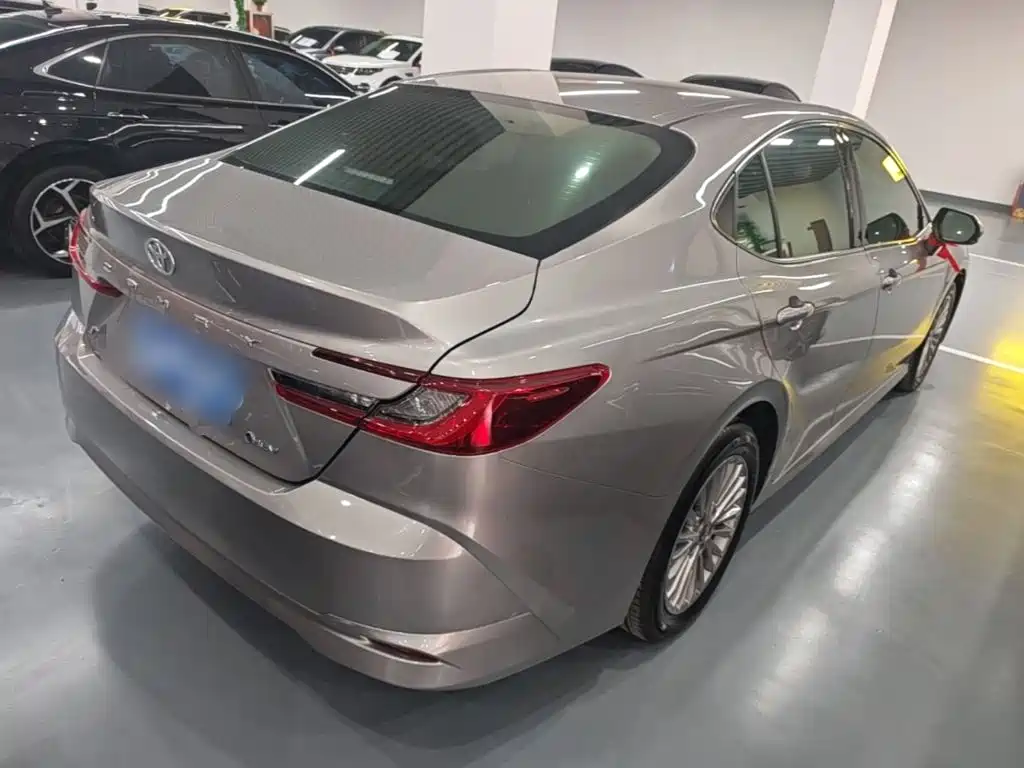 Toyota Camry — миниатюра 7
