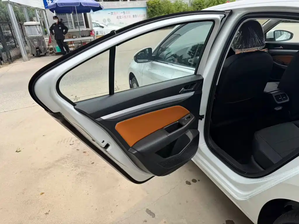 Volkswagen Bora 2025 200TSI DSG