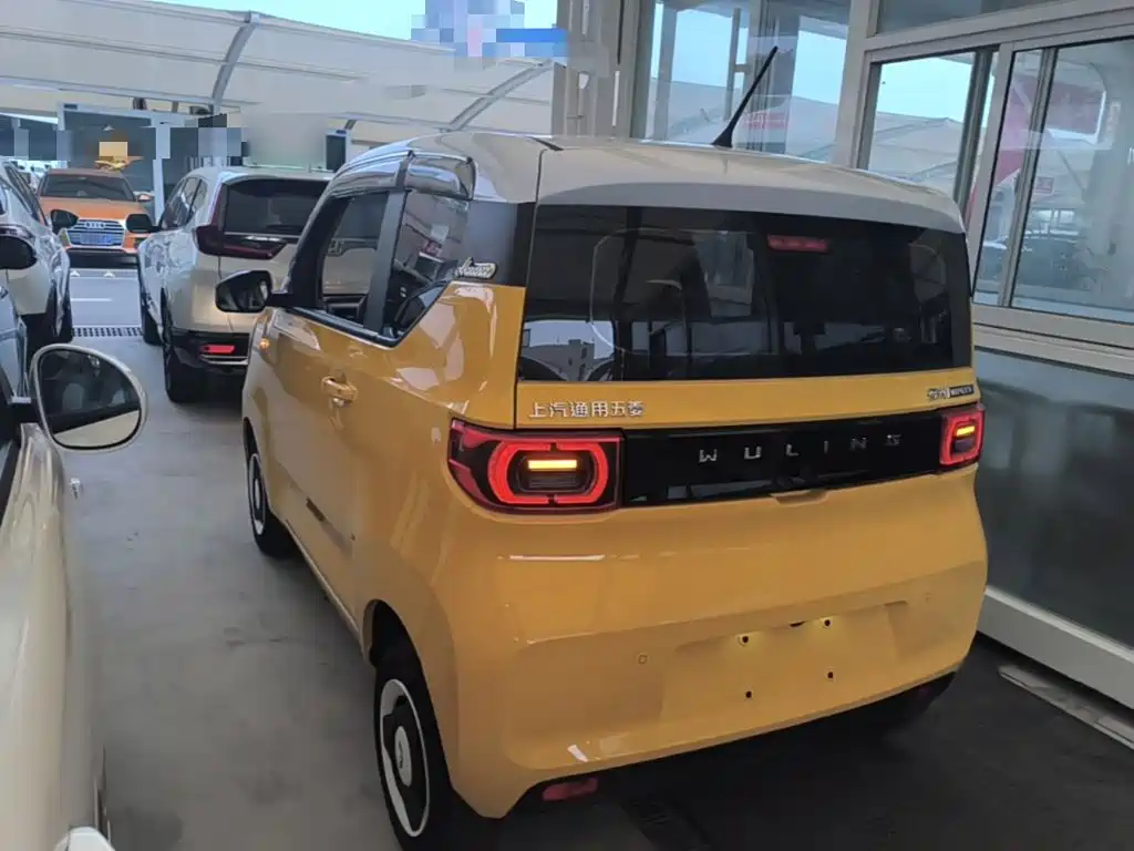 Wuling MINIEV — миниатюра 5