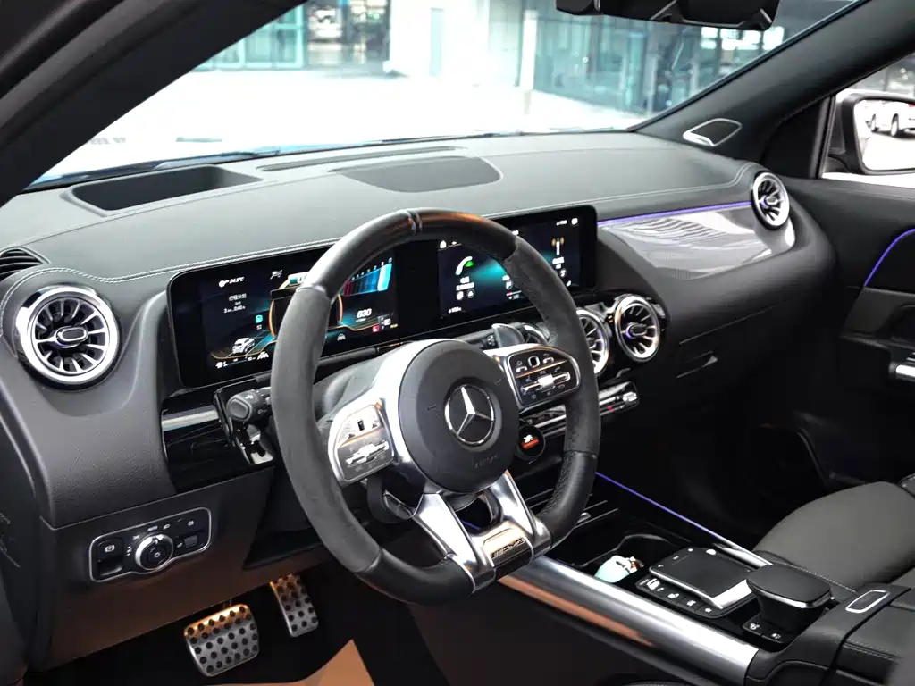 MERCEDES-BENZ GLA AMG