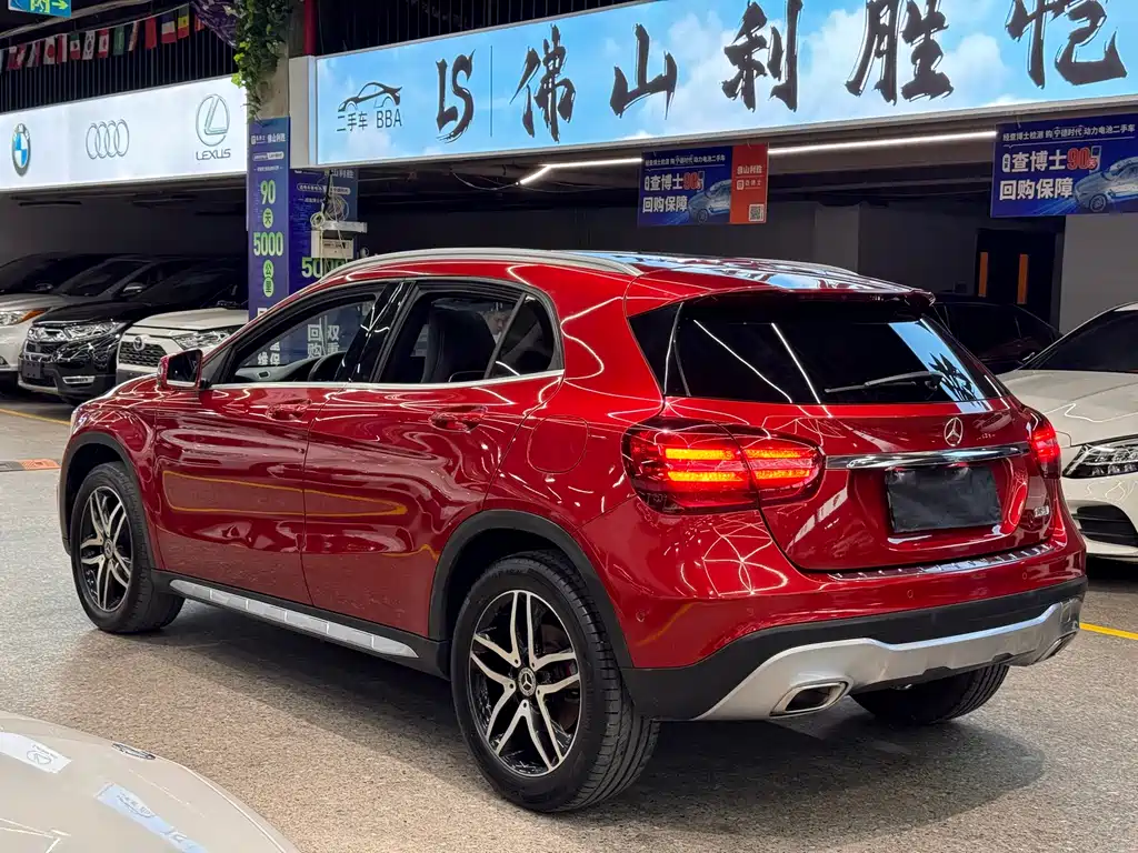 Mercedes-Benz GLA 2018 GLA 200 Fashion