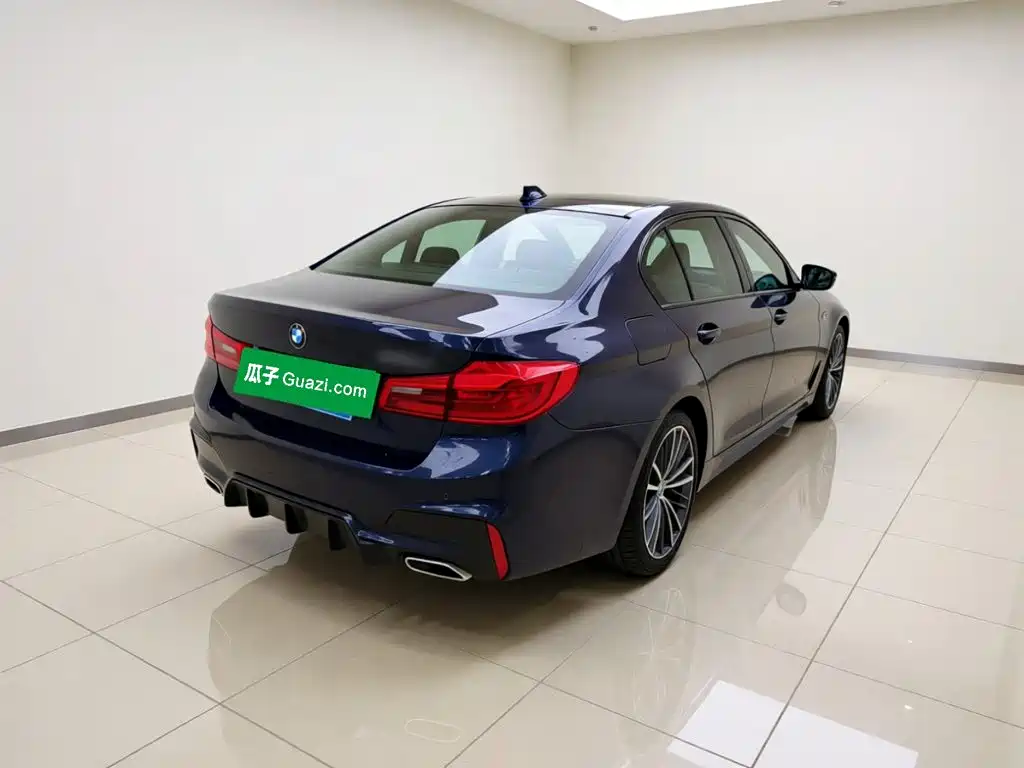 BMW 5 Series — миниатюра 6