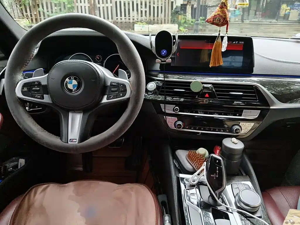 BMW 5 Series — миниатюра 10