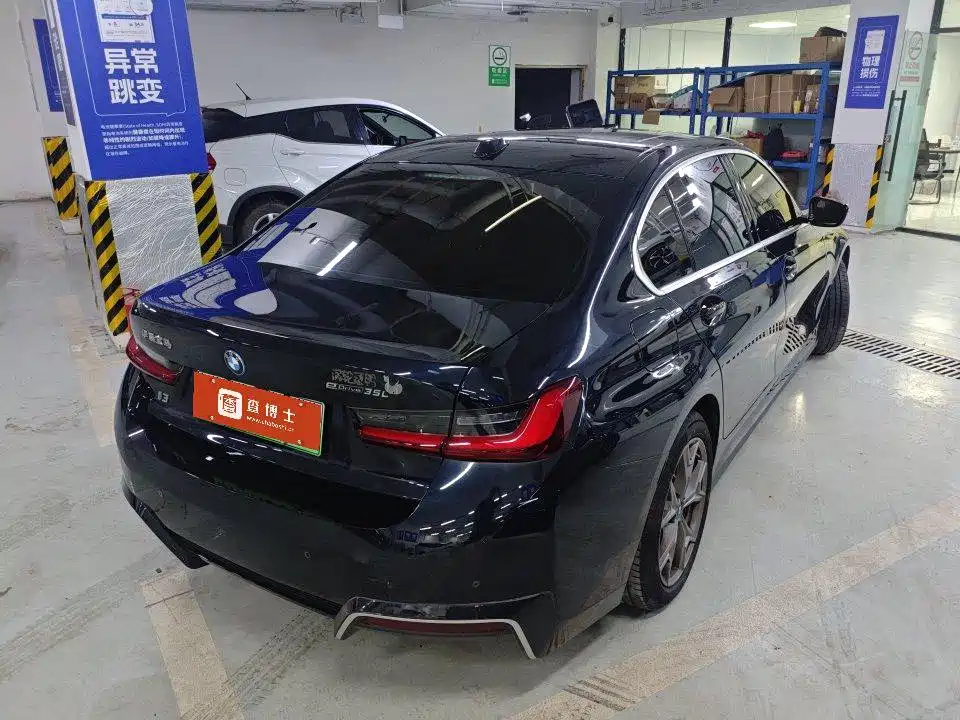 BMW i3 2022 eDrive 35 L