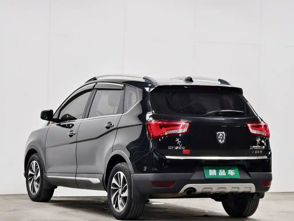 Baojun 560 2015 1.8L MT Luxury