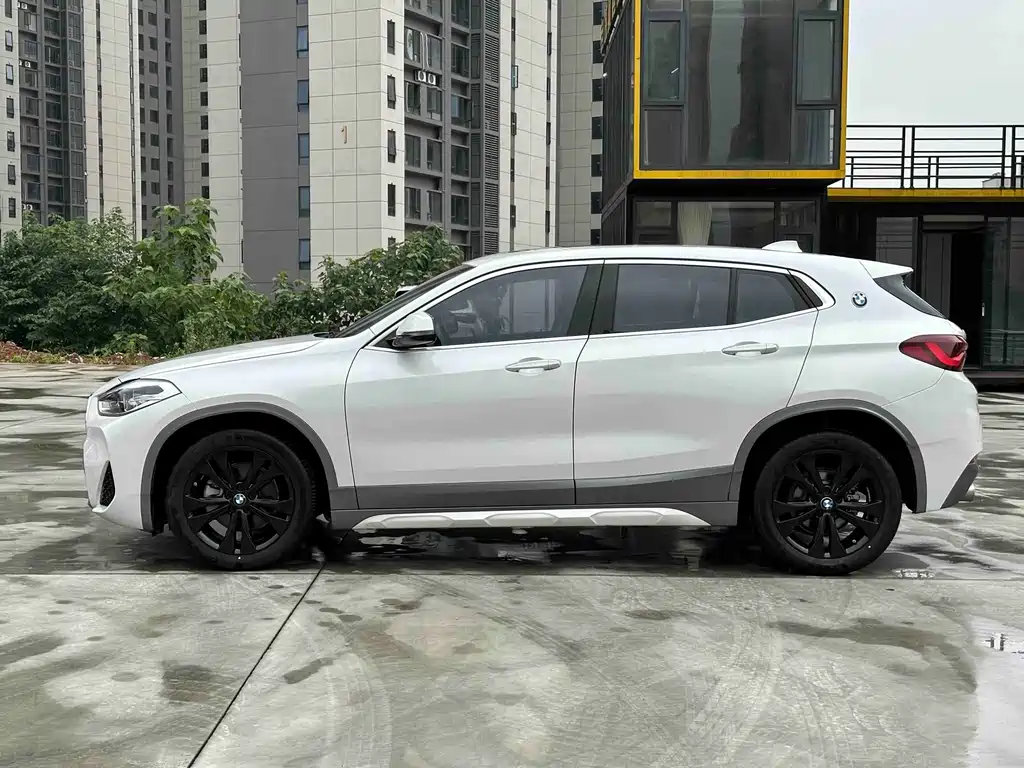 BMW X2 2021 sDrive20i M