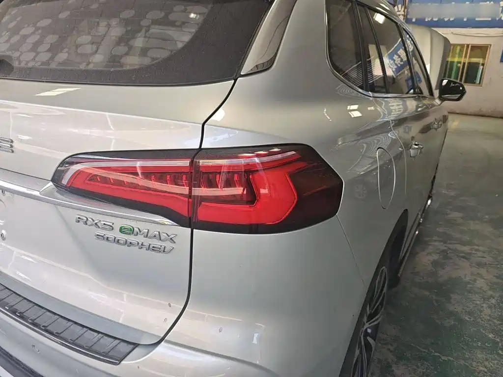 Roewe RX5 eMAX — миниатюра 8