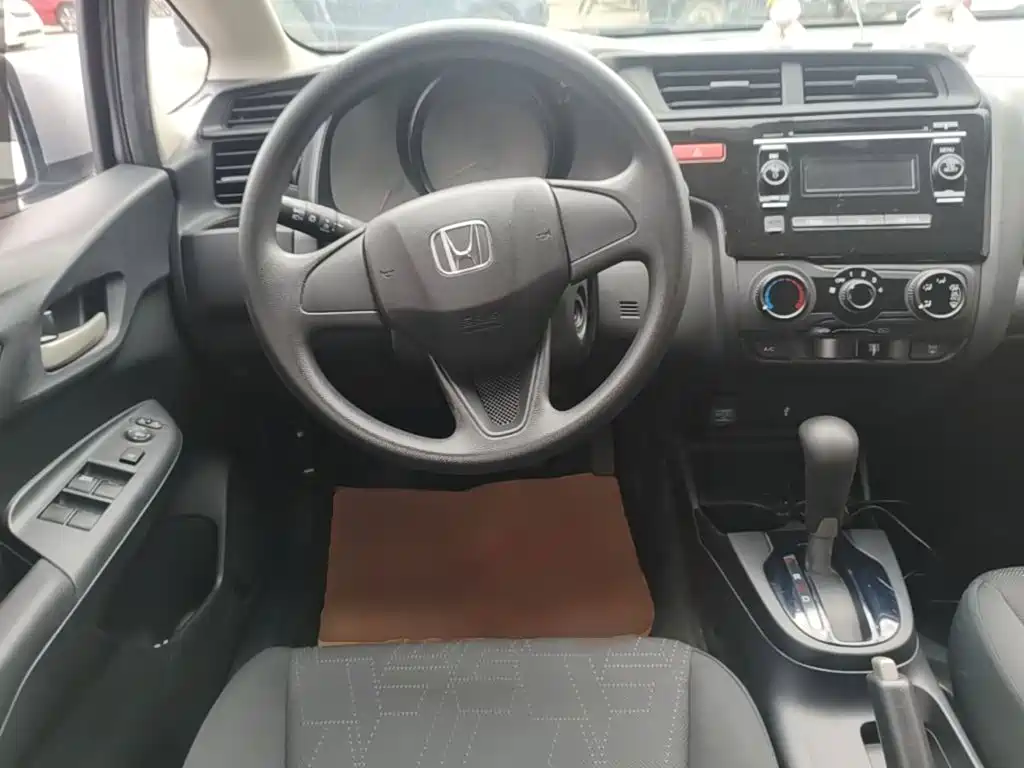 Honda Fit — миниатюра 11