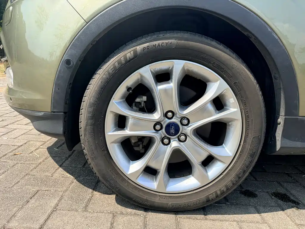 Ford Kuga — миниатюра 16
