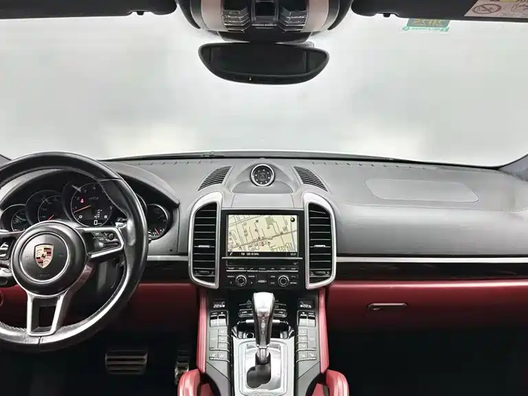 Porsche Cayenne — миниатюра 15