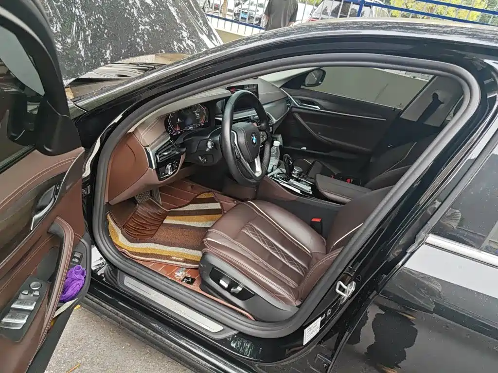 BMW 5 Series — миниатюра 16
