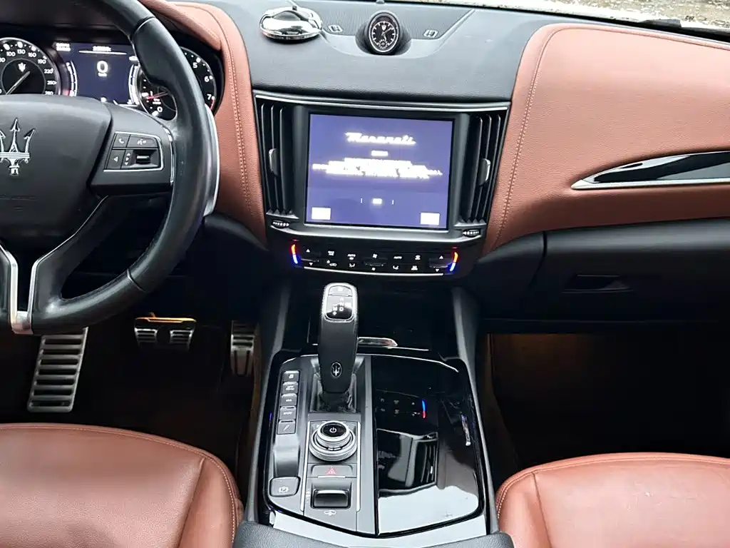 Maserati Levante 2022 — фото 20
