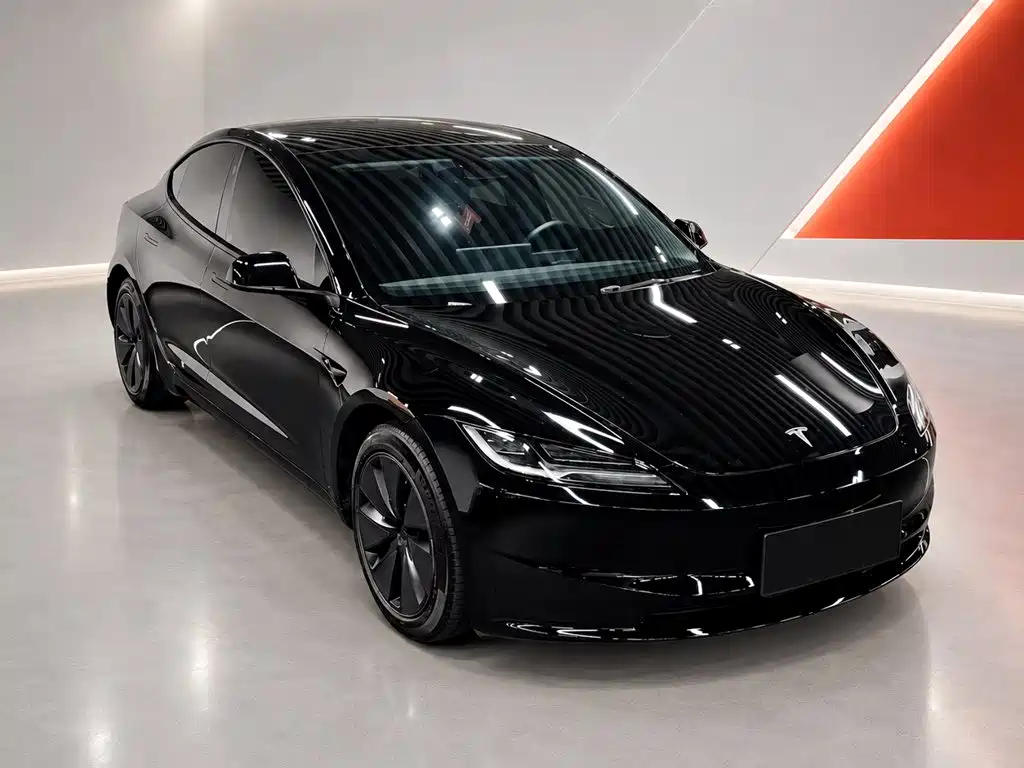 Tesla Model 3 — миниатюра 3