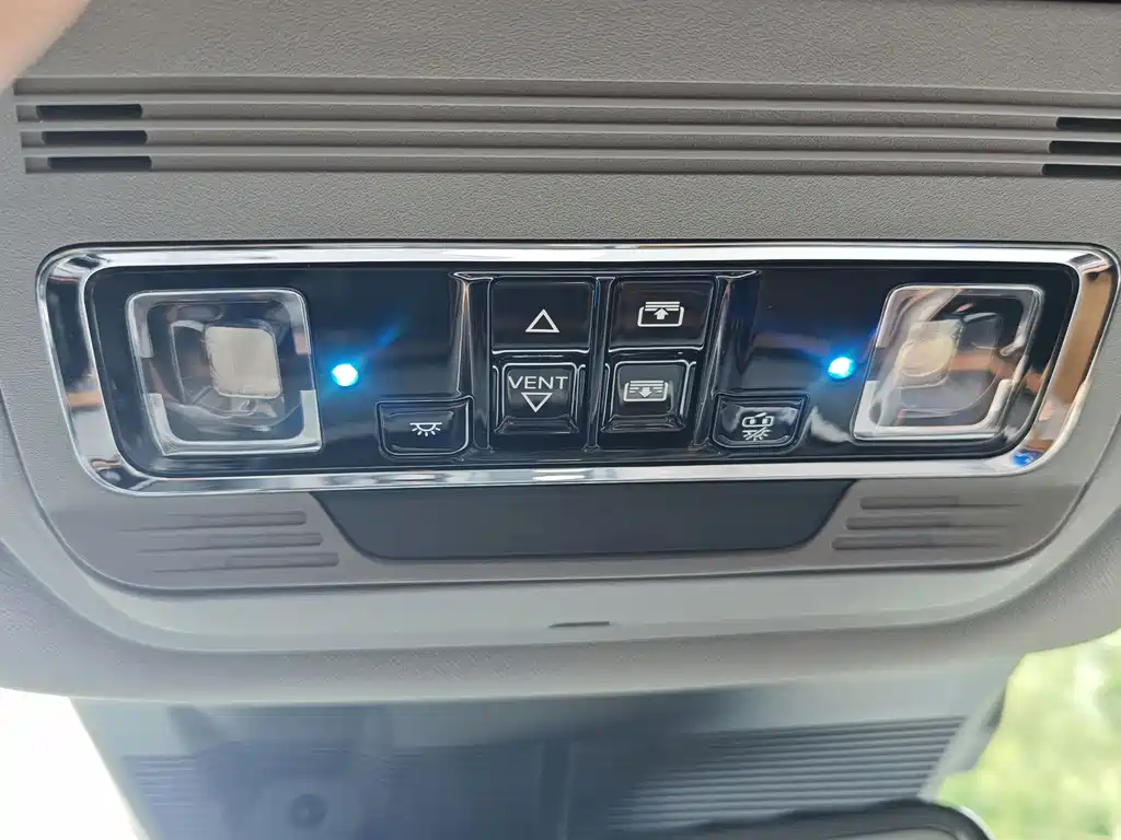 Ford Edge — миниатюра 24