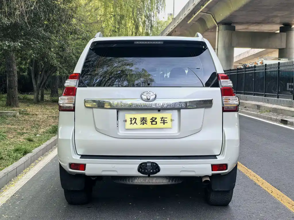Toyota Land Cruiser Prado 2015 2.7L AT Standard