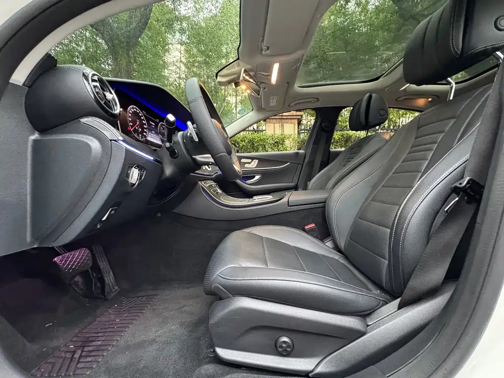 Mercedes-Benz E-Class — миниатюра 8