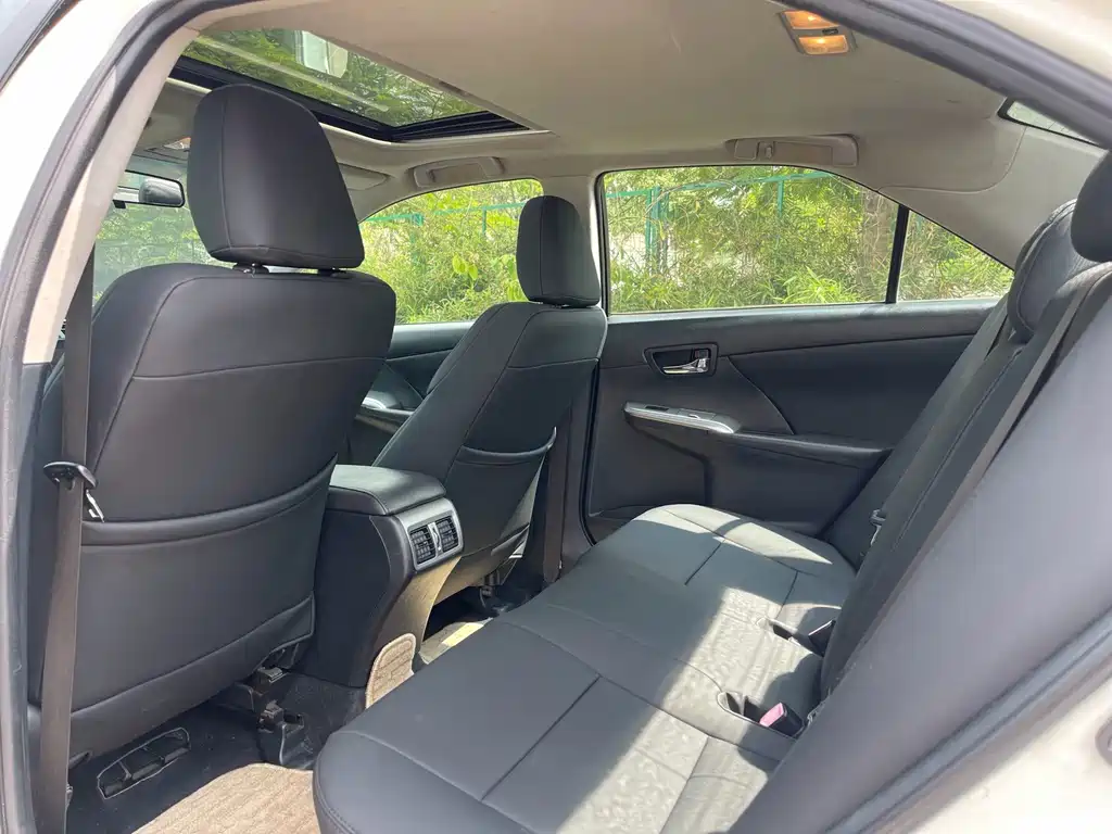 Toyota Camry — миниатюра 7