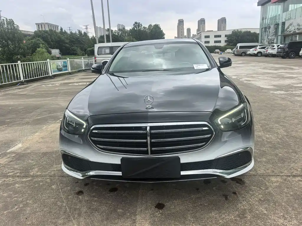 Mercedes-Benz E-Class — миниатюра 2