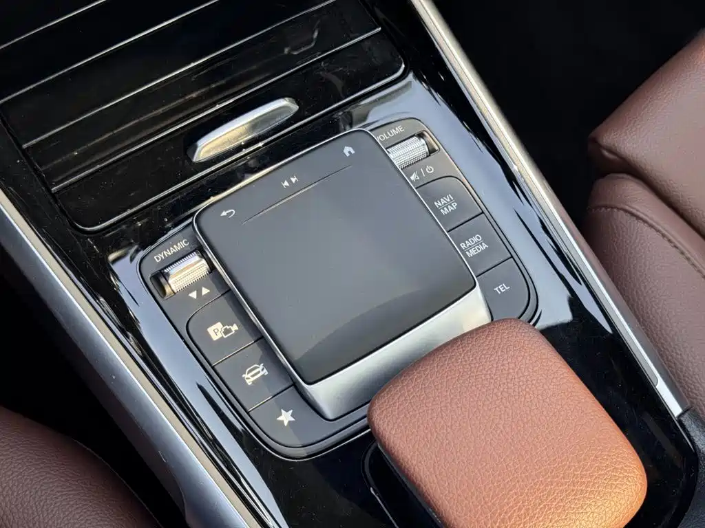 Mercedes-Benz GLB — миниатюра 33