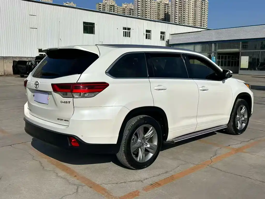 Toyota Highlander — миниатюра 7