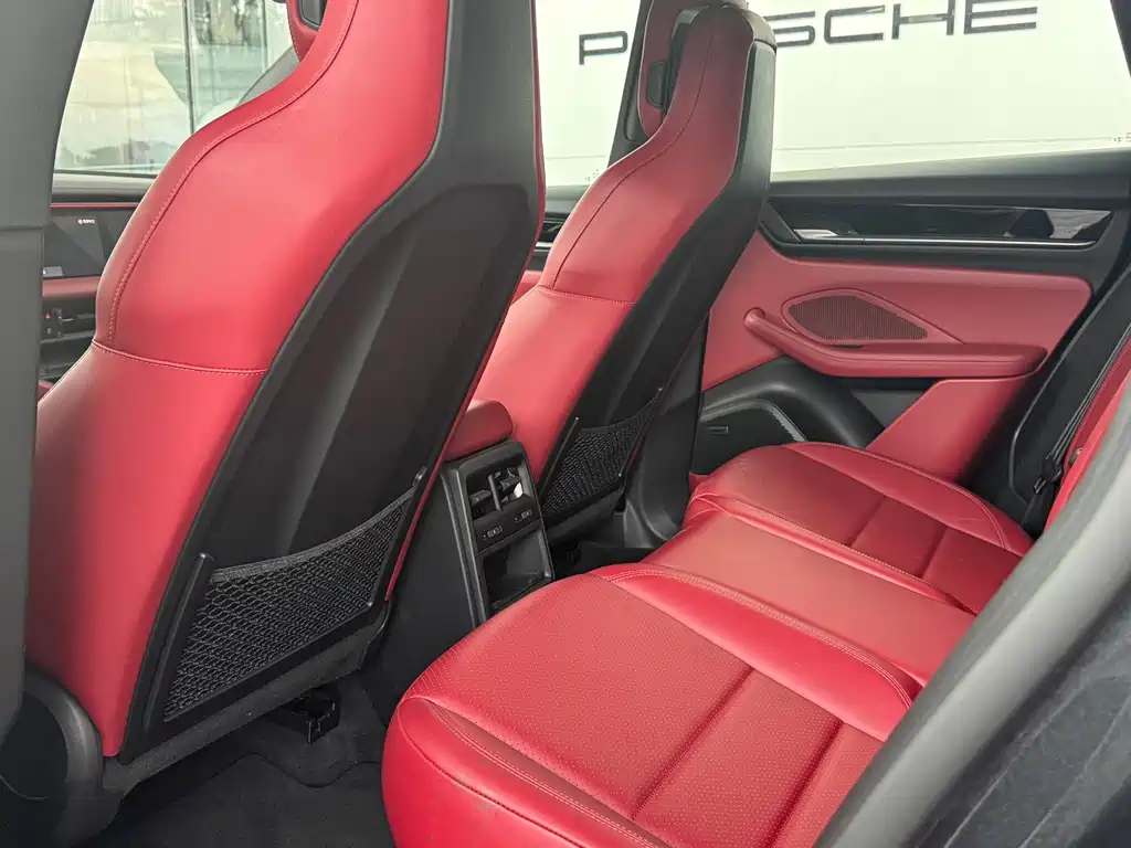 Porsche Macan EV — миниатюра 11