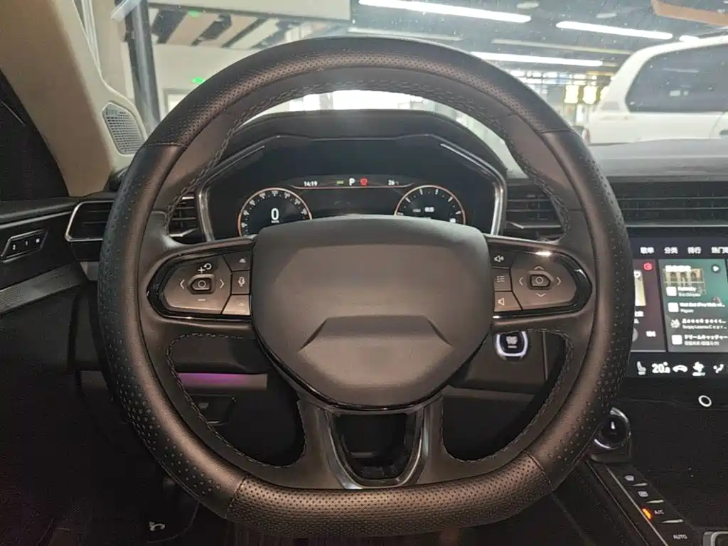 Lynk & Co 01 — миниатюра 11